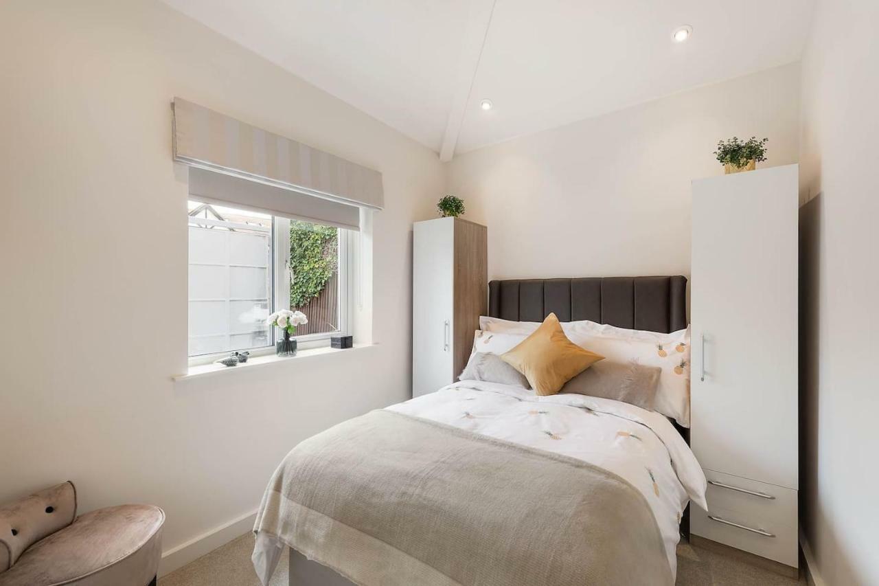 Beautiful West London House Villa Екстериор снимка